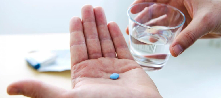 Nam giới có thể tham khảo cách điều trị xuất tinh sớm bằng thuốc uống