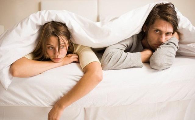 2 rắc rối lớn trong chuyện thầm kín mà không ít cặp đôi đang âm thầm chịu đựng