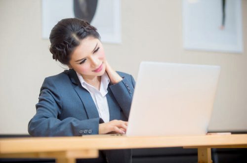 Đau cổ vai gáy: Nguyên nhân và cách chữa trị hiệu quả